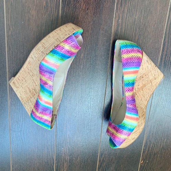 Nine West Rainbow Faux Snakeskin Pattern Wedge - Picture 3 of 5